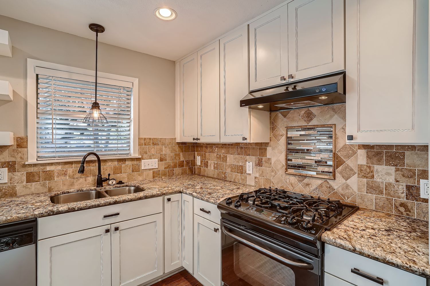 210 College Street Round Rock, TX 78664 - Photo 8 of 26