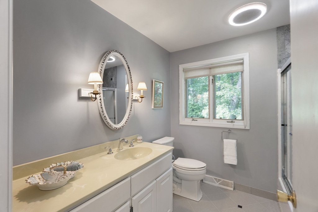 550 Wolf Swamp Road Longmeadow, MA 01106 - Photo 23 of 42