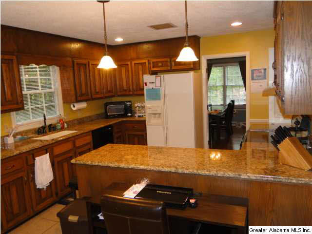 1821 Hamilton Road Pelham, AL 35124 - Photo 5 of 16