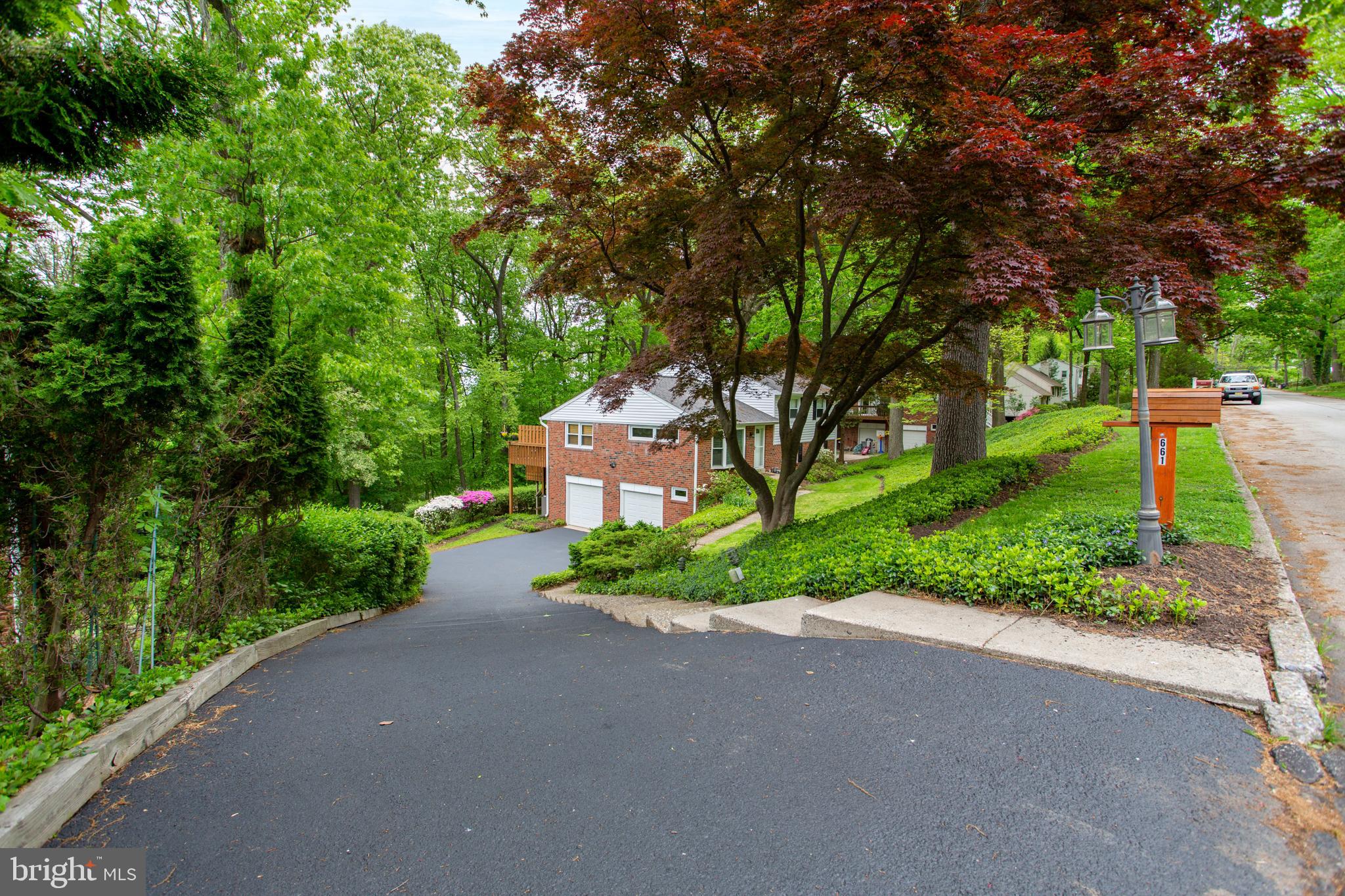 661 Forest Road Wayne, PA 19087 - Photo 4 of 42