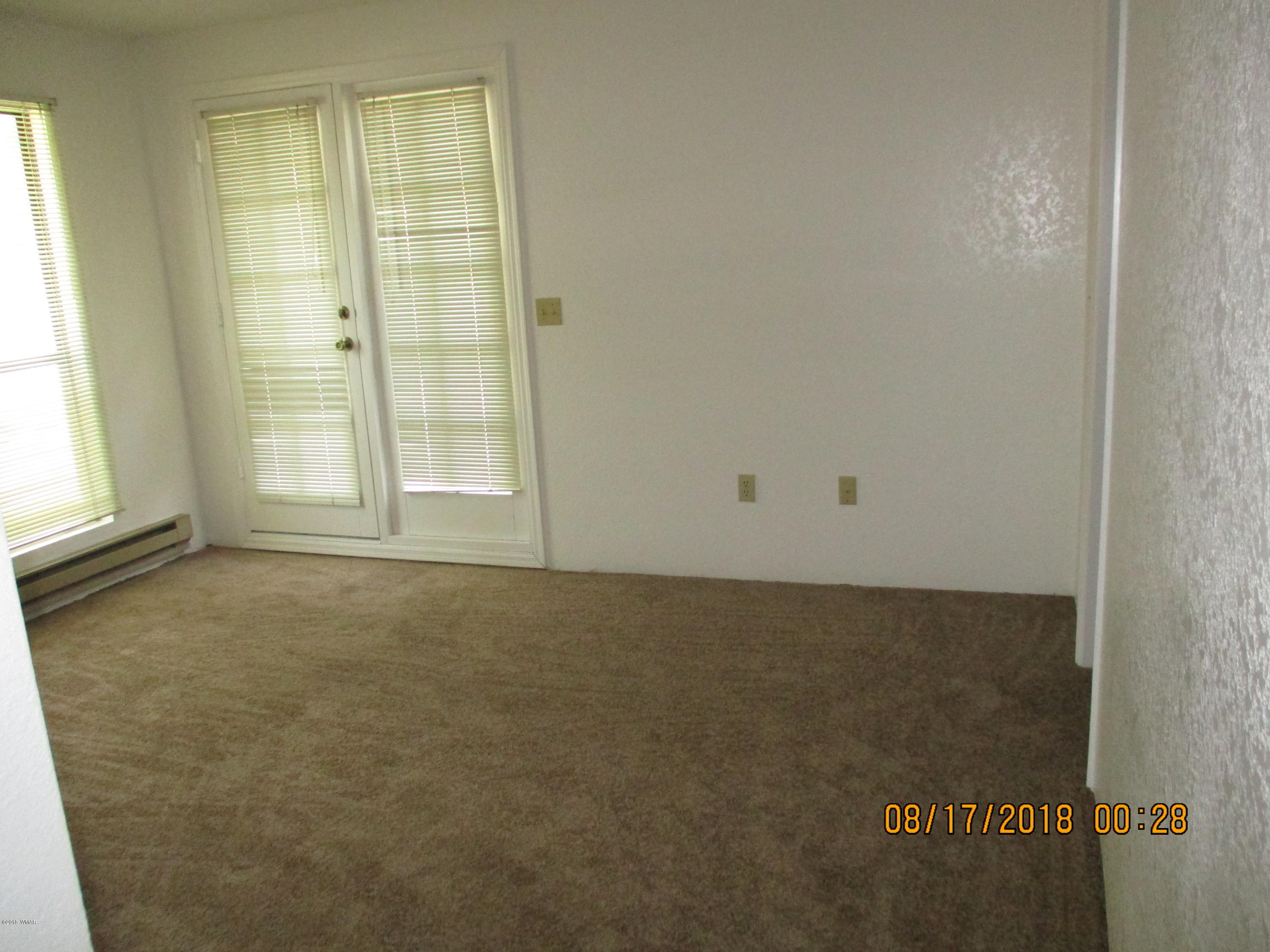 104 South White Mountain Road, Unit 104 Show Low, AZ 85901 - Photo 4 of 9