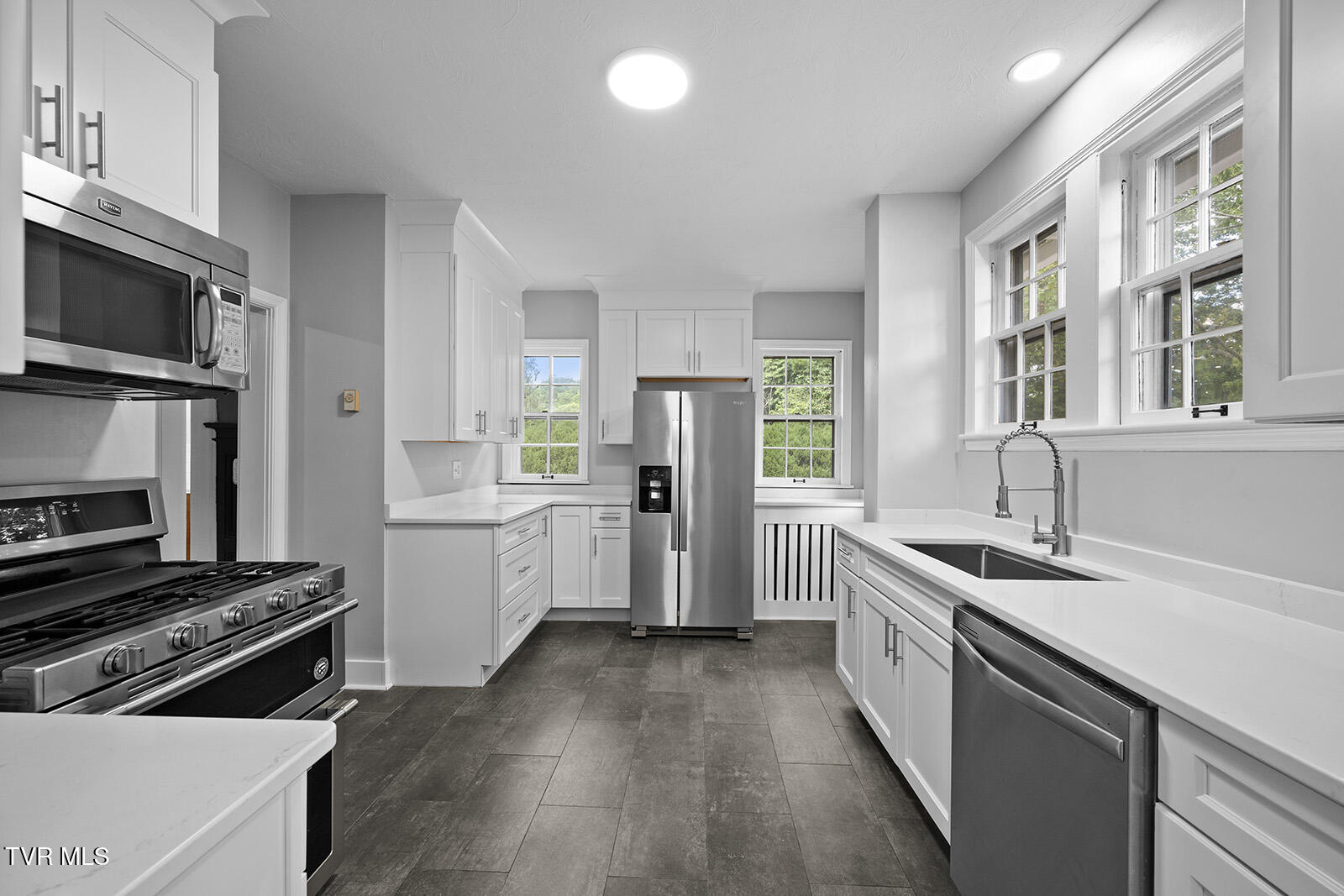 217 North Street Marion, VA 24354 - Photo 11 of 50 DSC_0173_1600