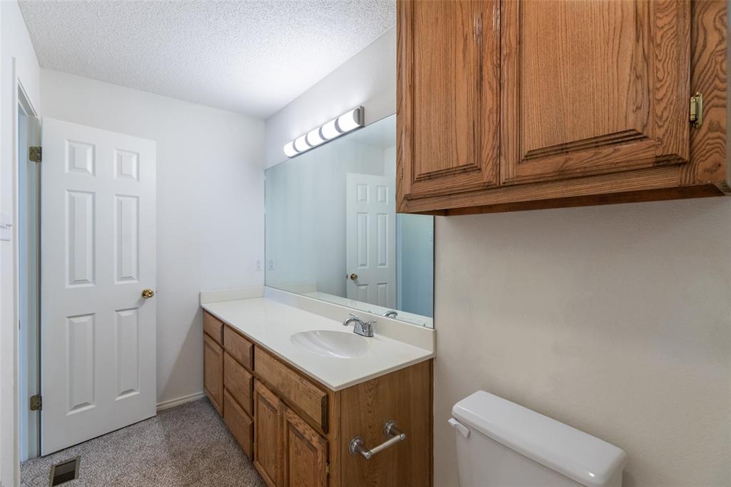 1026 Reeves Street Abilene, TX 79602 - Photo 26 of 38 Guest bathroom