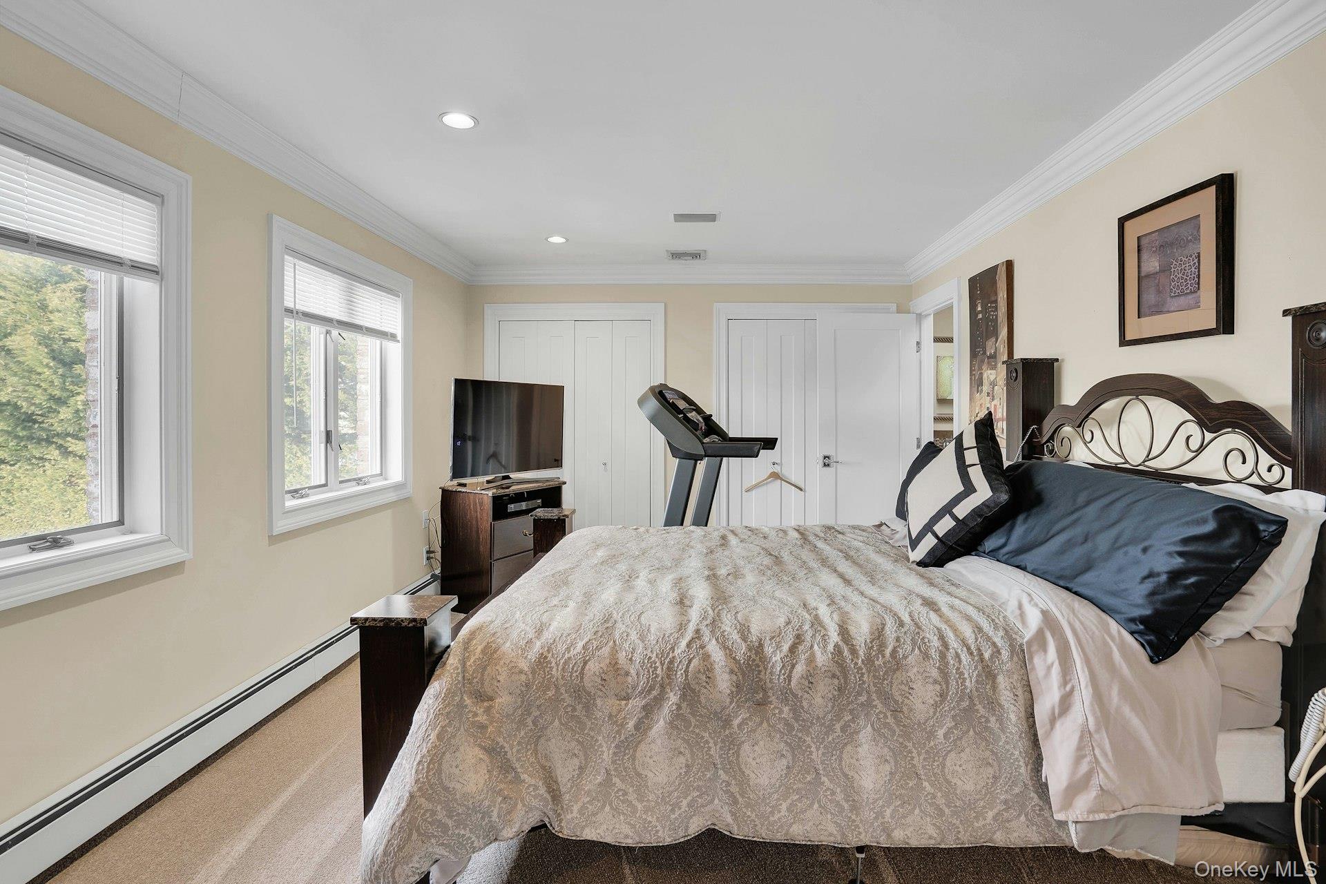 10 Beech Road Islip, NY 11751 - Photo 33 of 49 Bedroom #4 is large and shares a Jack and Jill Bath.