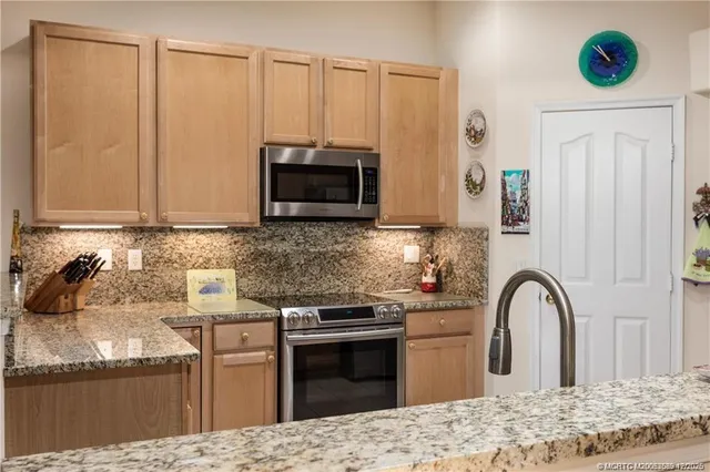 $689,000 | 4520 Northwest Indian Oak Court, Jensen Beach, FL 34957