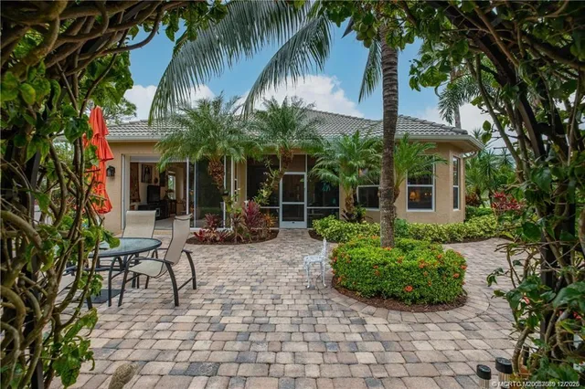 $689,000 | 4520 Northwest Indian Oak Court, Jensen Beach, FL 34957