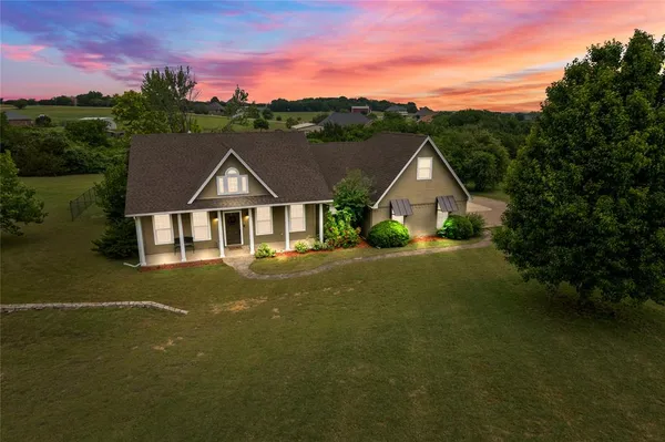 $539,900 | 415 Stone Mountain Court, Cresson, TX 76035