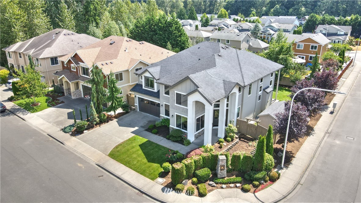 5501 Northeast 1st Place Renton, WA 98059 - Photo 2 of 40 Gallery Image 2
