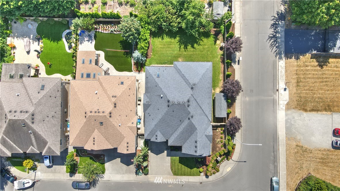 5501 Northeast 1st Place Renton, WA 98059 - Photo 3 of 40 Gallery Image 3