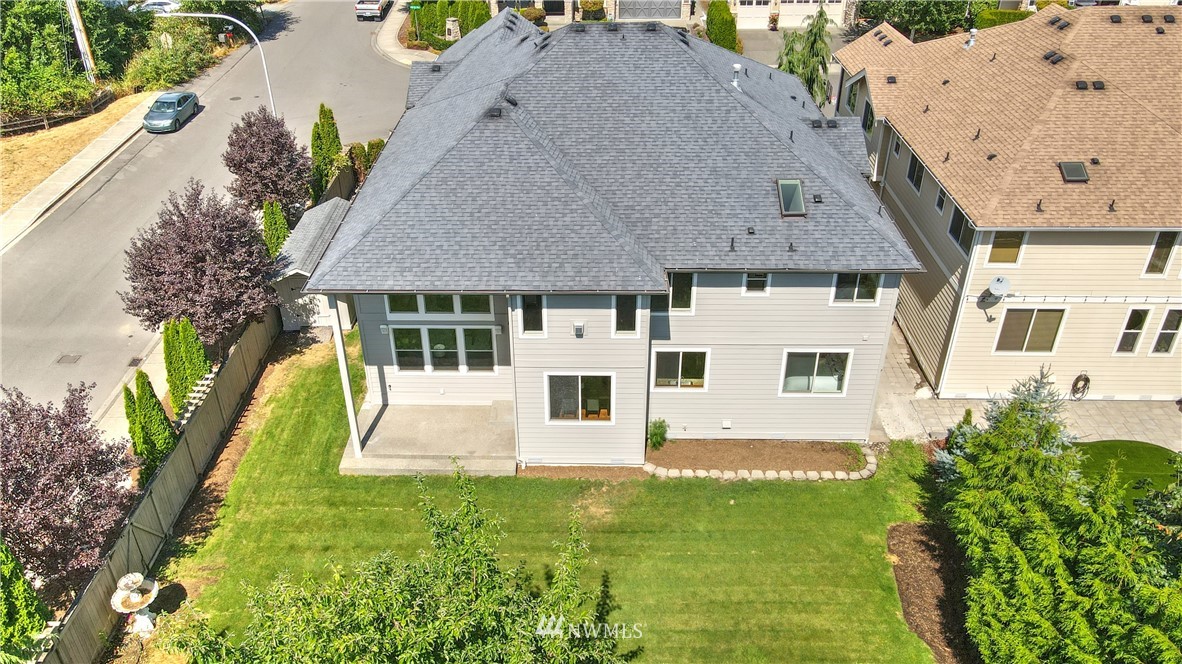 5501 Northeast 1st Place Renton, WA 98059 - Photo 4 of 40 Gallery Image 4