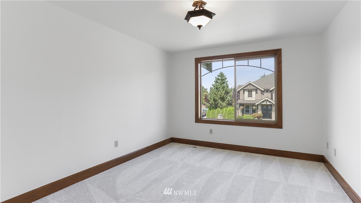 5501 Northeast 1st Place Renton, WA 98059 - Photo 34 of 40 Gallery Image 34