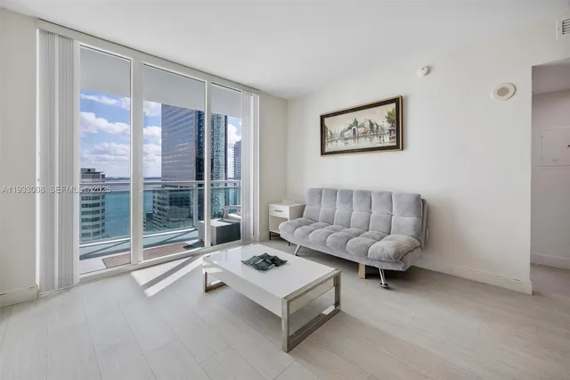 $4,500 | 951 Brickell Avenue, Unit 1806, Miami, FL 33131
