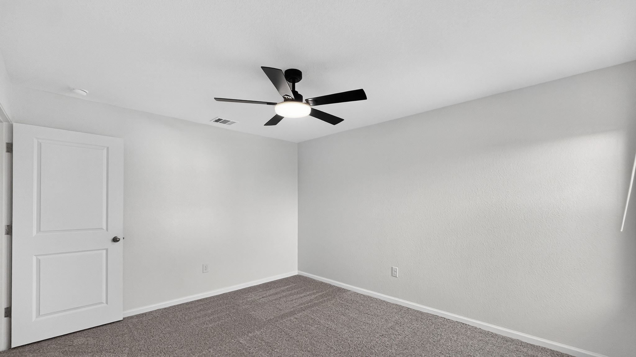 337 Line Of Fire Way Jarrell, TX 76537 - Photo 31 of 40 Gallery Image 31
