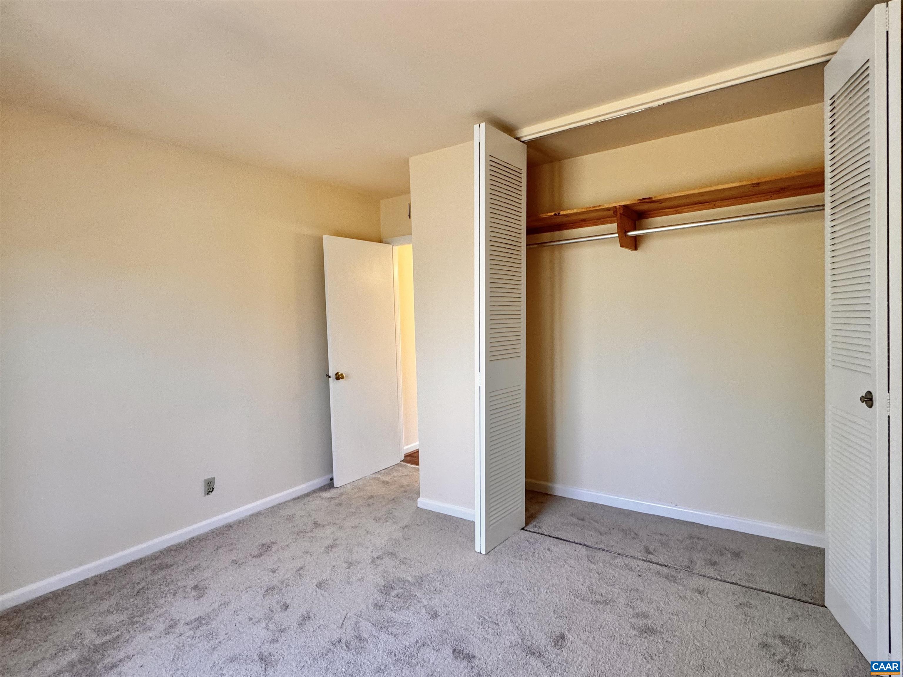 2527 Hydraulic Road, Unit 8 Charlottesville, VA 22901 - Photo 14 of 22 Gallery Image 14