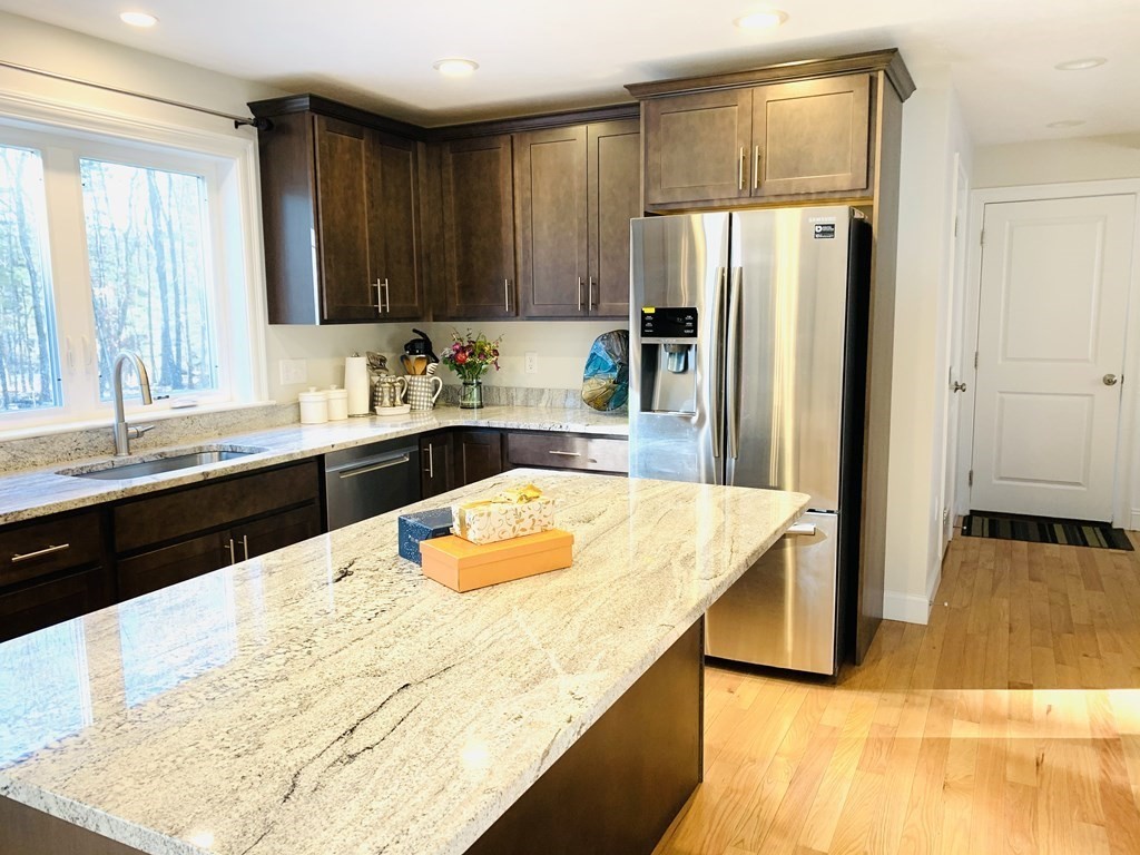 81 Littleton Road Ayer, MA 01432 - Photo 3 of 31