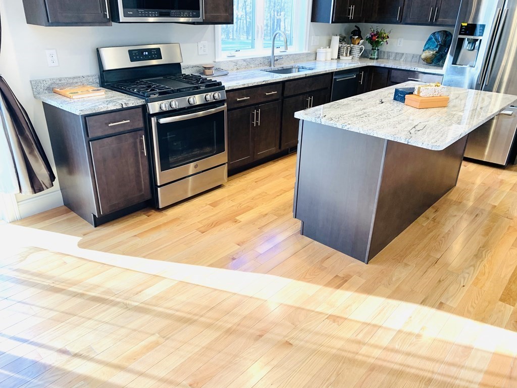 81 Littleton Road Ayer, MA 01432 - Photo 4 of 31