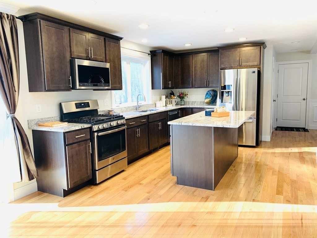 81 Littleton Road Ayer, MA 01432 - Photo 5 of 31