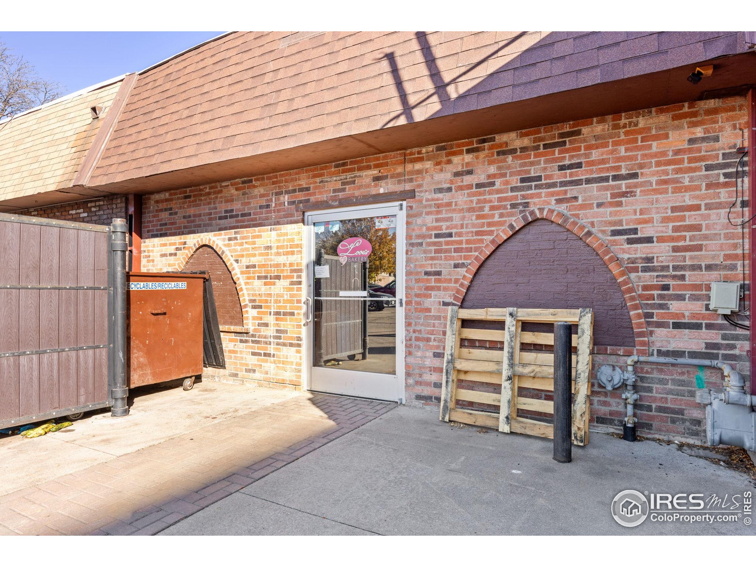 331 Main Street Longmont, CO 80501 - Photo 45 of 50 a view of a backyard