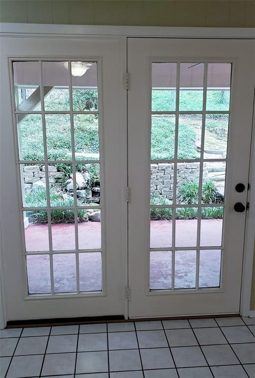 401 South Timberlane Lone Star, TX 75668 - Photo 15 of 27 a view of empty room with window