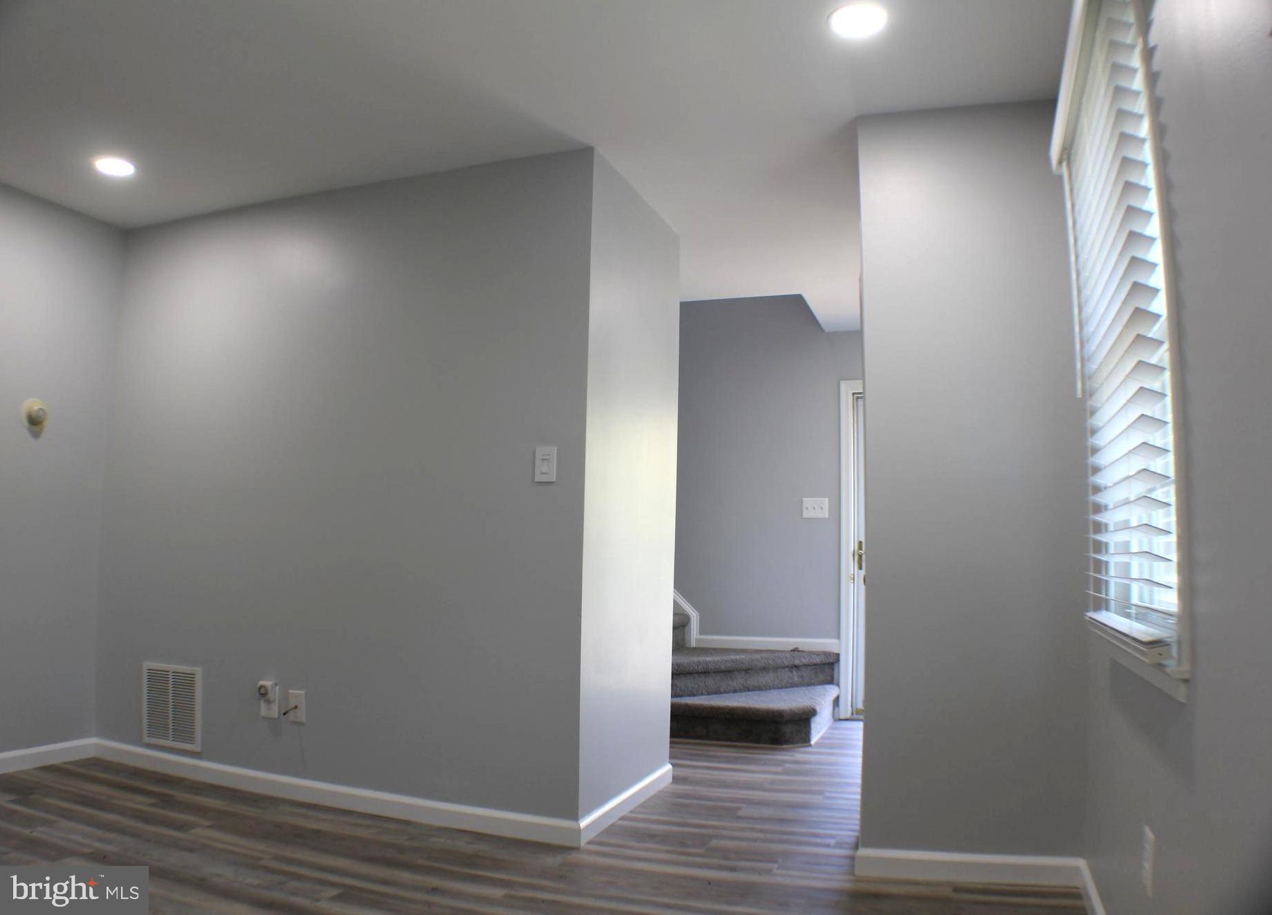 7739 Matisse Way Springfield, VA 22153 - Photo 4 of 65 Come on In