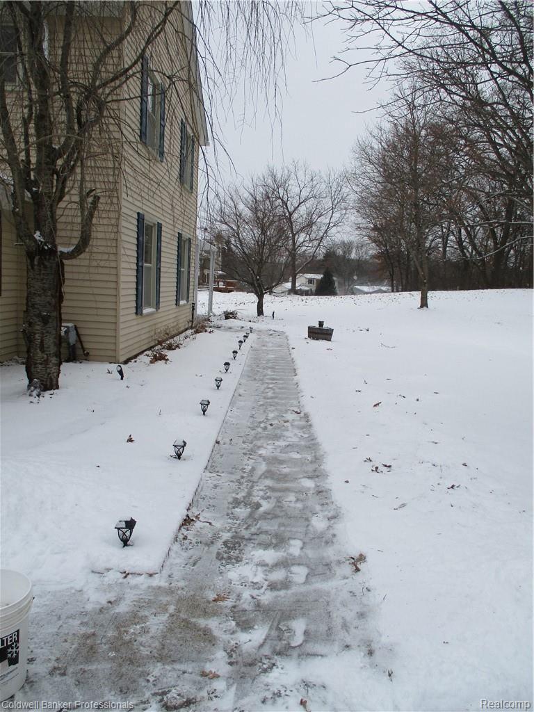 5347 Farley Road Clarkston, MI 48346 - Photo 5 of 29 Front Walk
