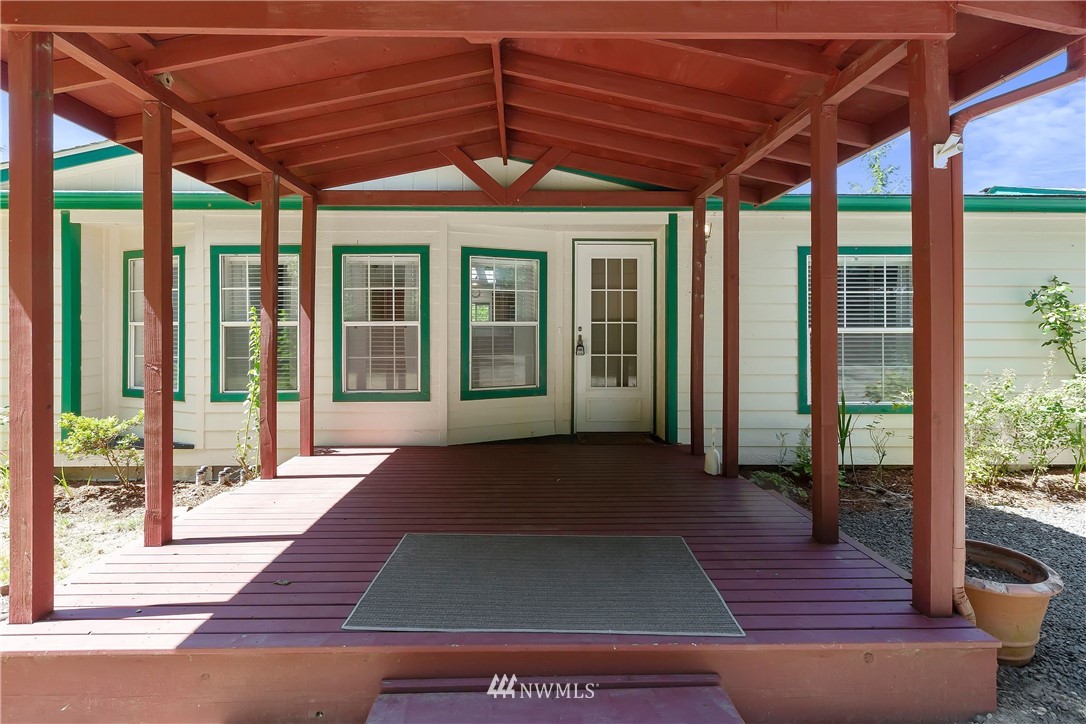 6969 Southeast Sedgwick Road Port Orchard, WA 98366 - Photo 3 of 38 Gallery Image 3