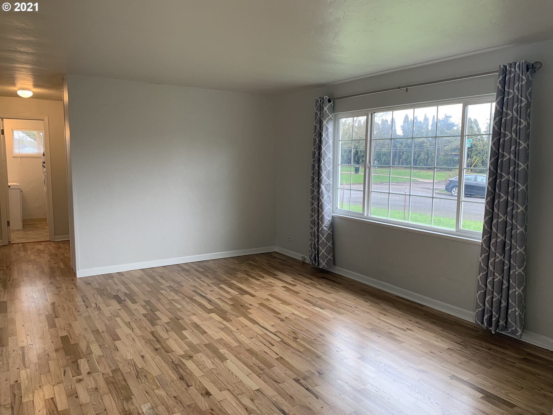 3105 Oriole Street Springfield, OR 97477 - Photo 3 of 27