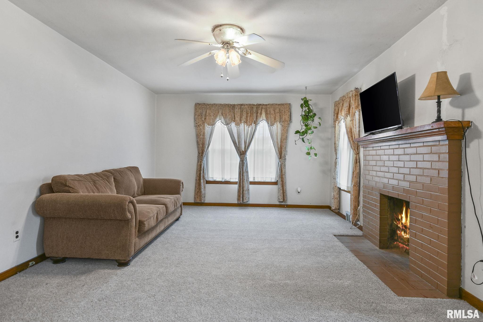 3253 South 6th Street Springfield, IL 62703 - Photo 5 of 33