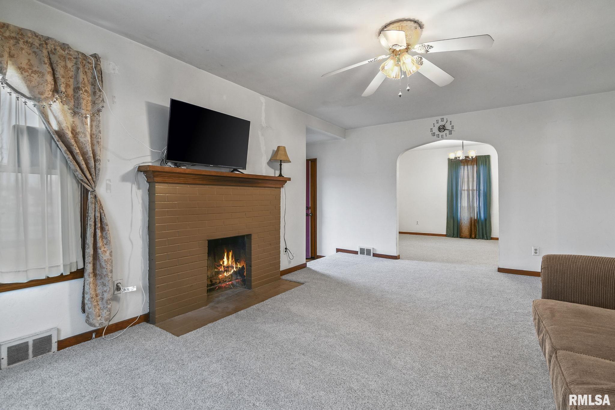 3253 South 6th Street Springfield, IL 62703 - Photo 6 of 33