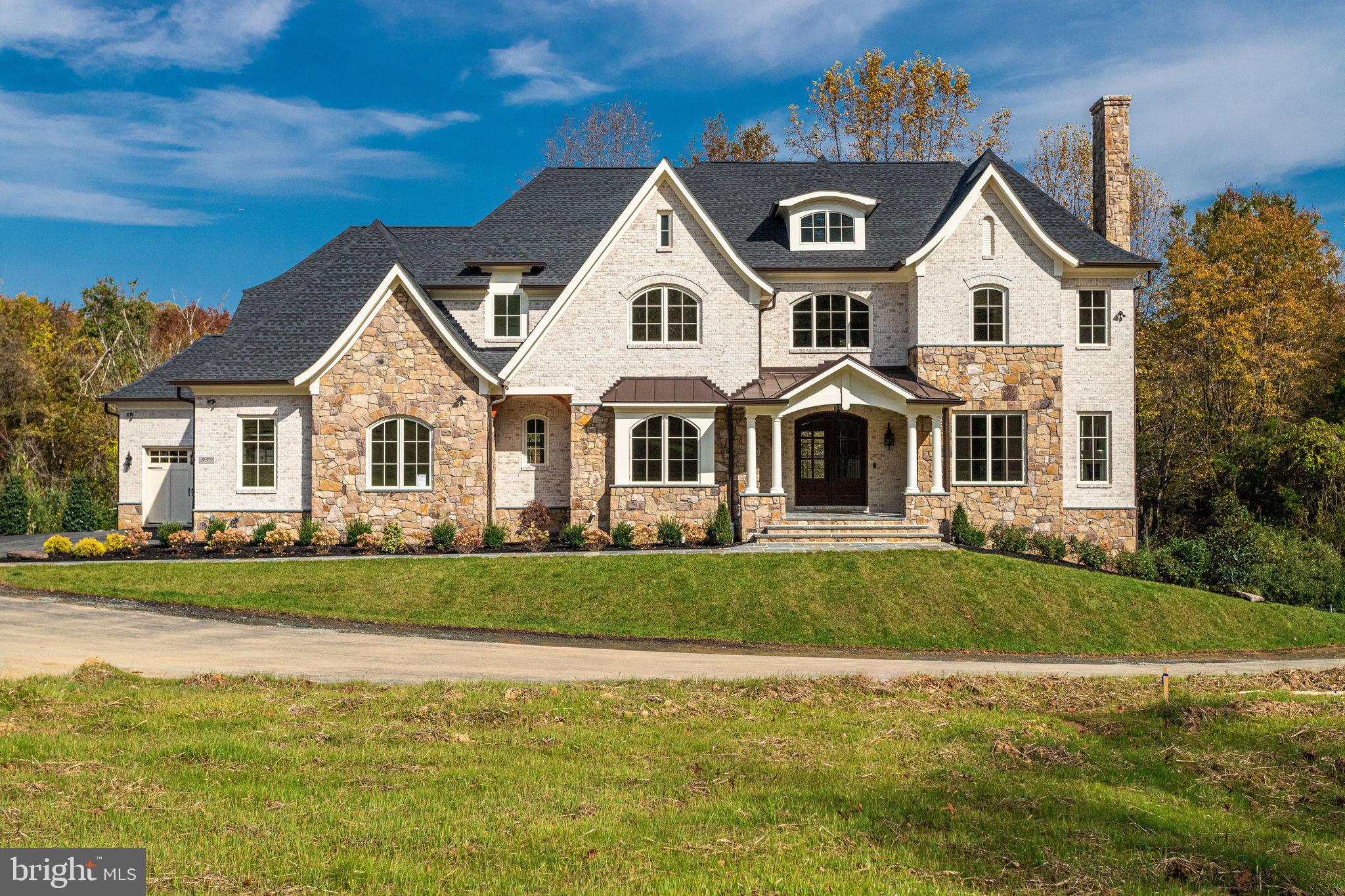 950 Walker Road Great Falls, VA 22066 - Photo 5 of 56 Award-winning design by James McDonald Architects