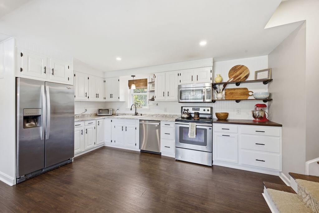 37 Weeks Road Gorham, ME 04038 - Photo 11 of 49 Kitchen