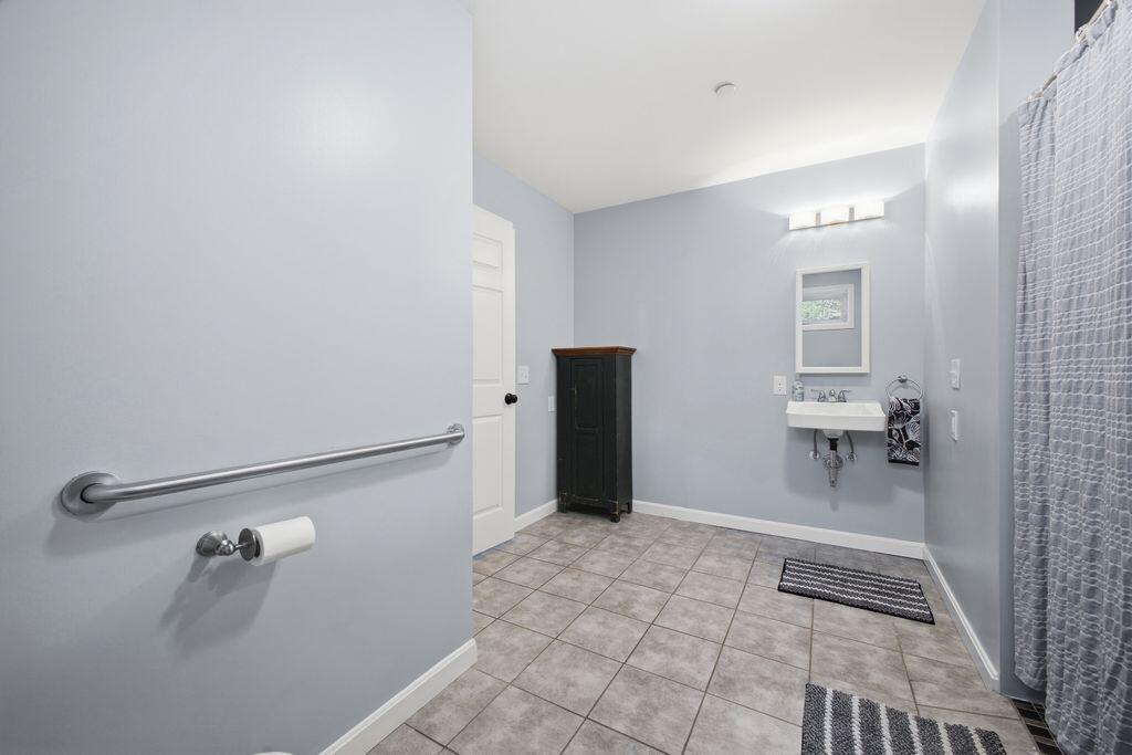 37 Weeks Road Gorham, ME 04038 - Photo 47 of 49 Apartment Full Bath