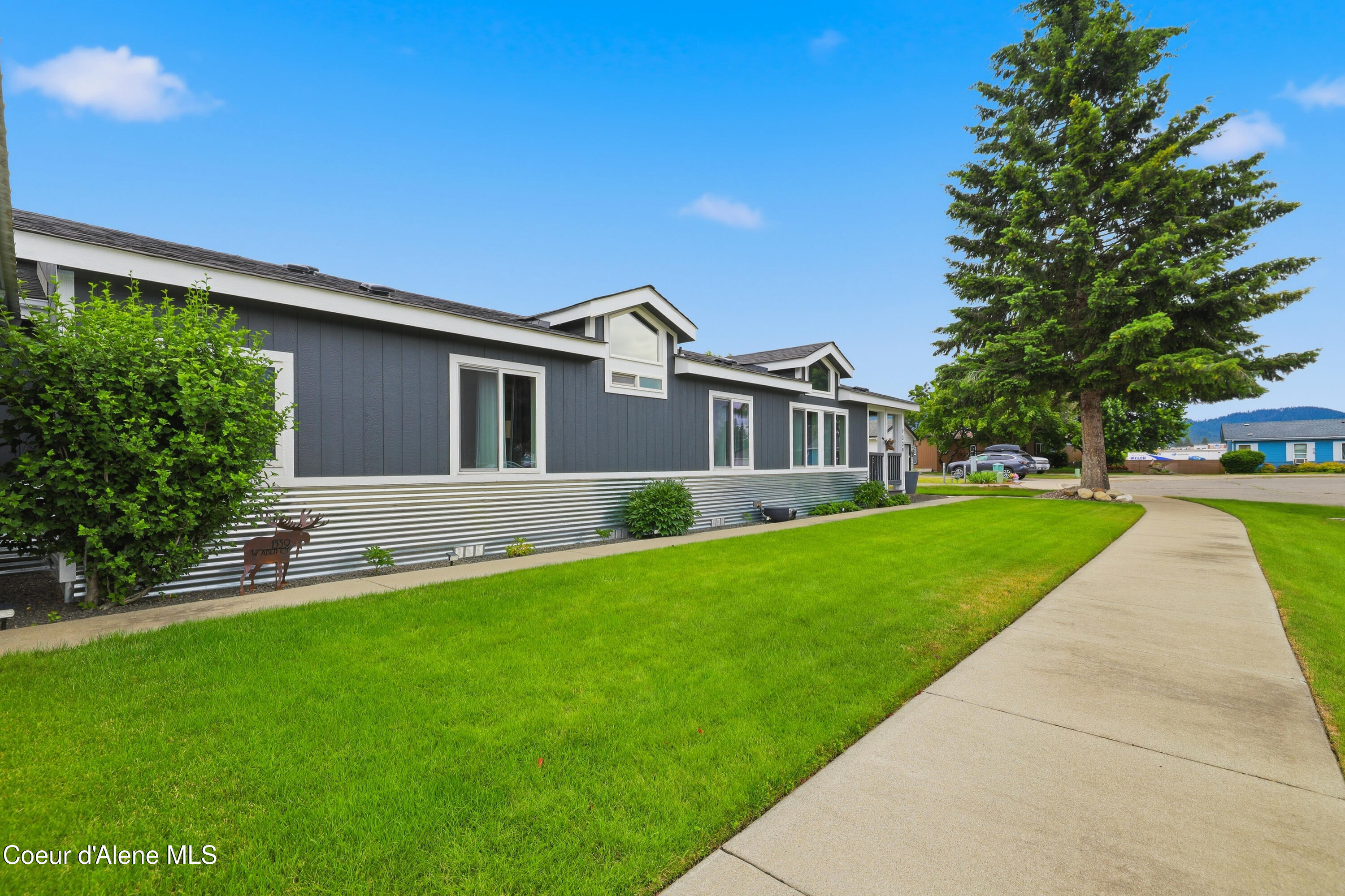 1339 West Aden Court Coeur D'Alene, ID 83815 - Photo 3 of 36 1339 W Aden Ct_RedHogMedia 5 1