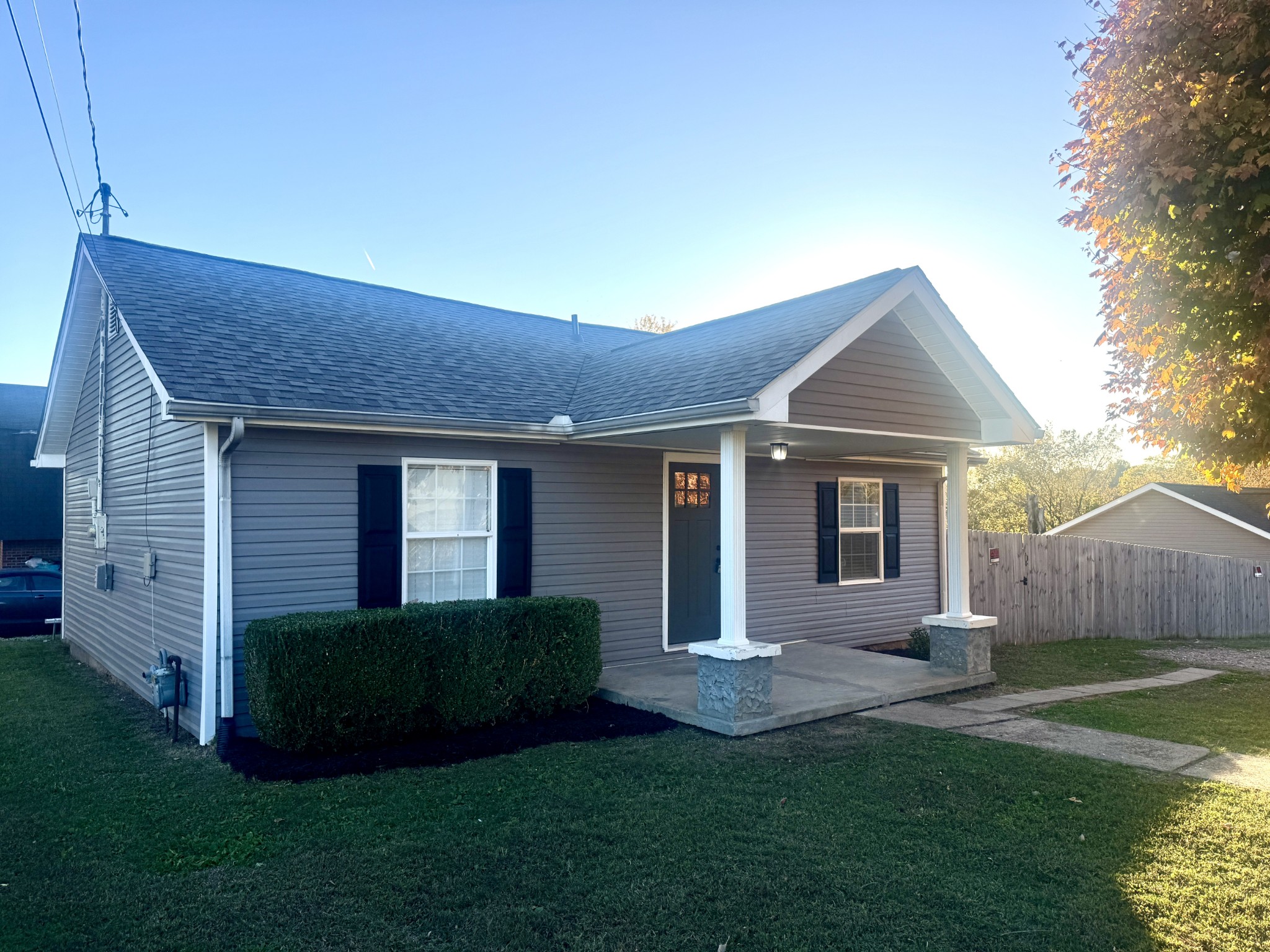 3163 Sunset Drive Springfield, TN 37172 - Photo 37 of 39 a front view of a house with a yard and garage