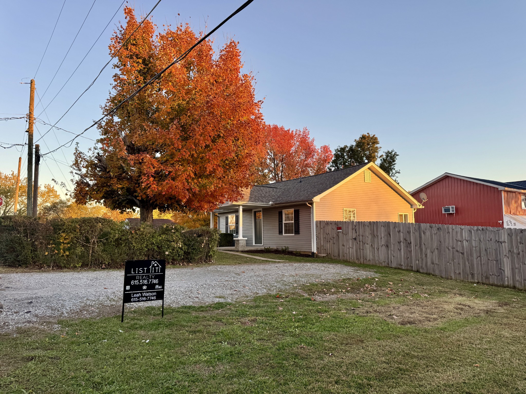 3163 Sunset Drive Springfield, TN 37172 - Photo 5 of 39 a house view with a garden space
