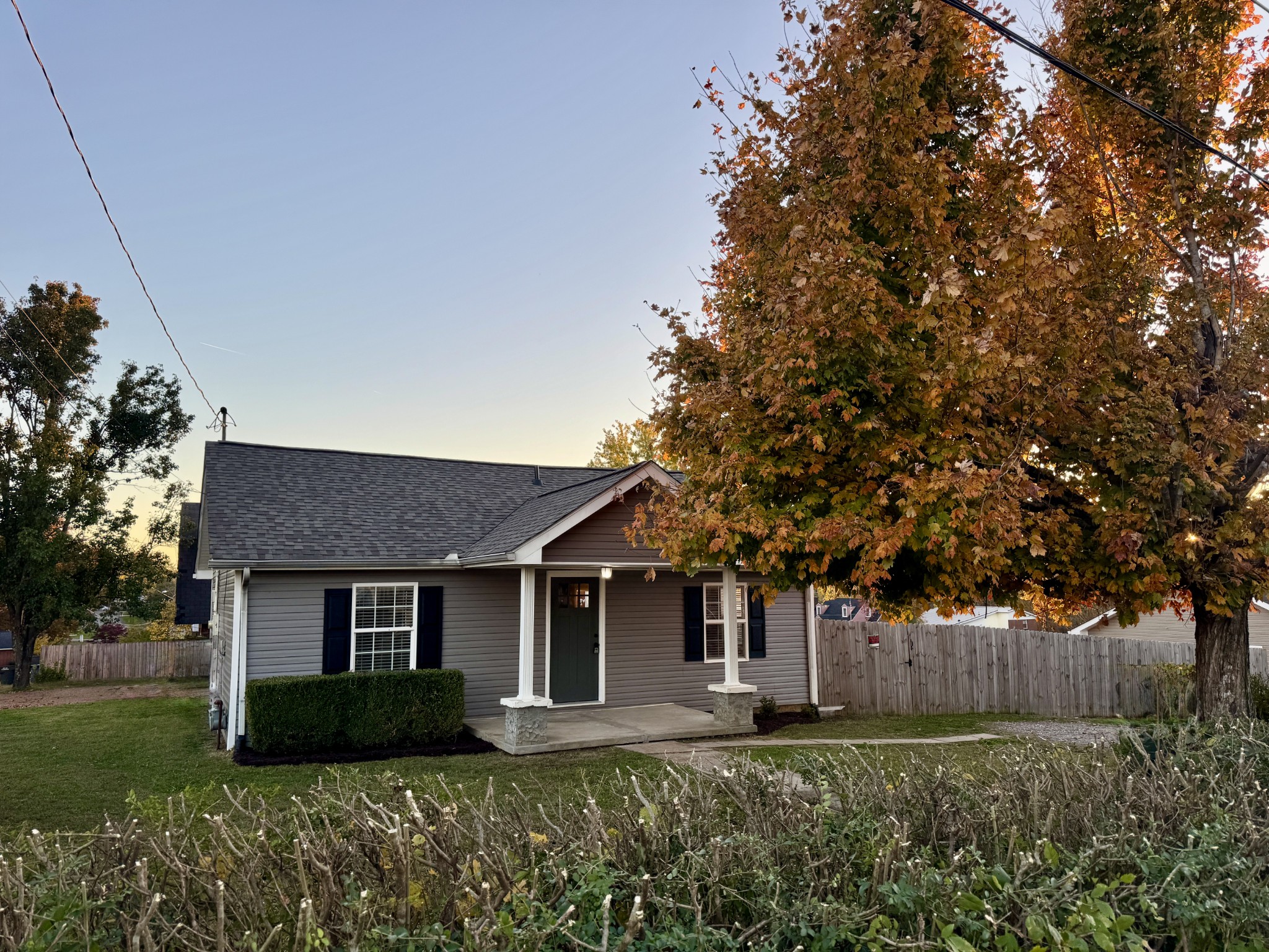 3163 Sunset Drive Springfield, TN 37172 - Photo 7 of 39 a front view of a house with a yard