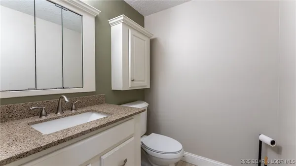 $580,000 | 5866 Bluebird Circle, Osage Beach, MO 65065
