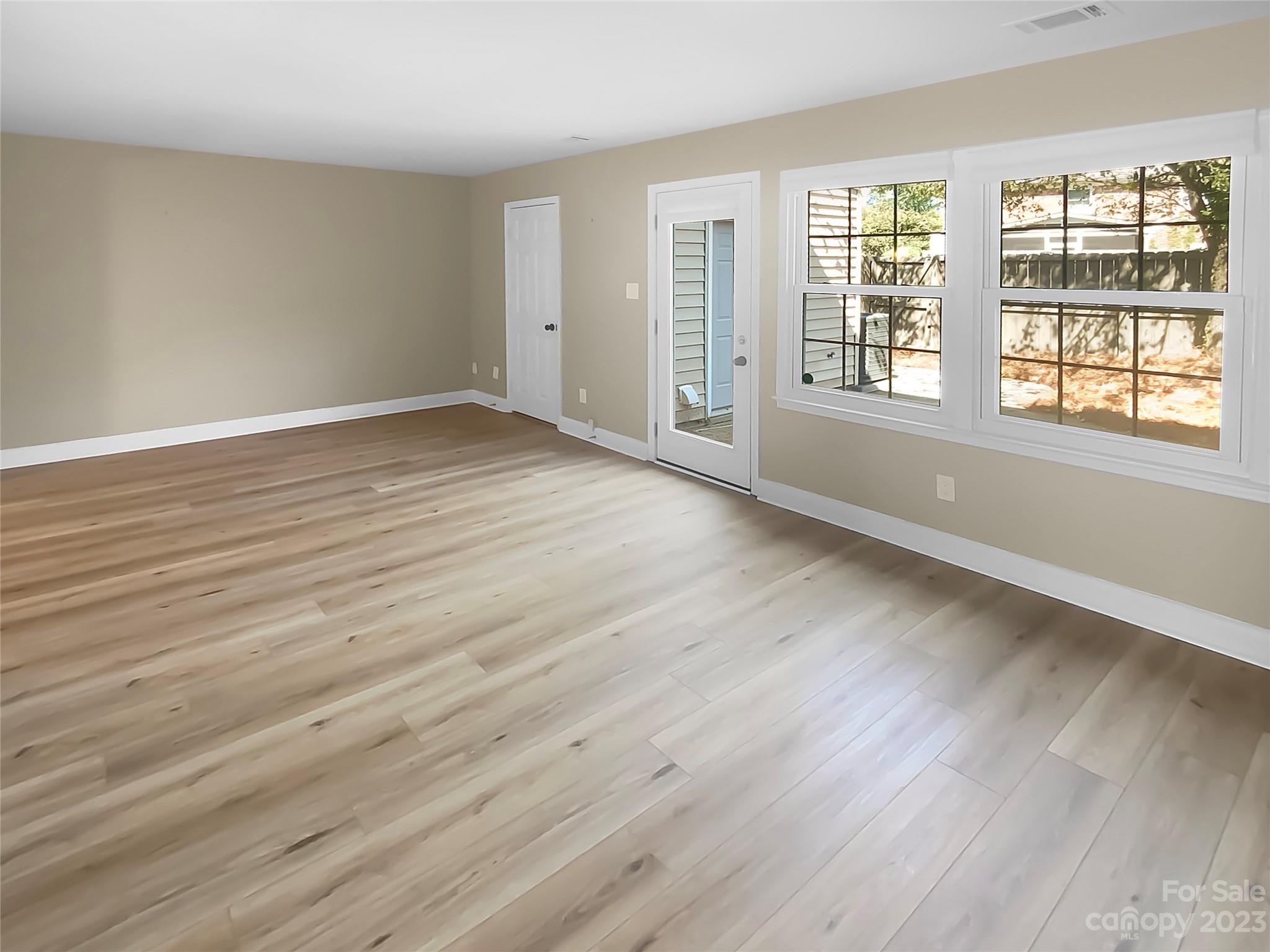 8432 Knights Bridge Road Charlotte, NC 28210 - Photo 4 of 23 Gallery Image 4