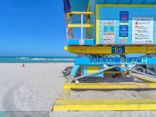 a view of a basketball court