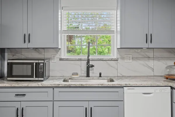 $2,000 | 5825 Walla Avenue, Fort Worth, TX 76133