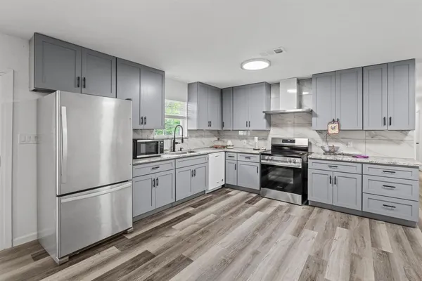 $2,000 | 5825 Walla Avenue, Fort Worth, TX 76133