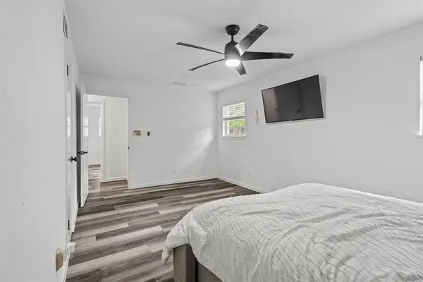 $2,000 | 5825 Walla Avenue, Fort Worth, TX 76133