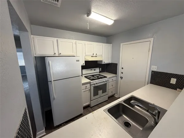 $1,450 | 1431 Hyridge Circle, Round Rock, TX 78664