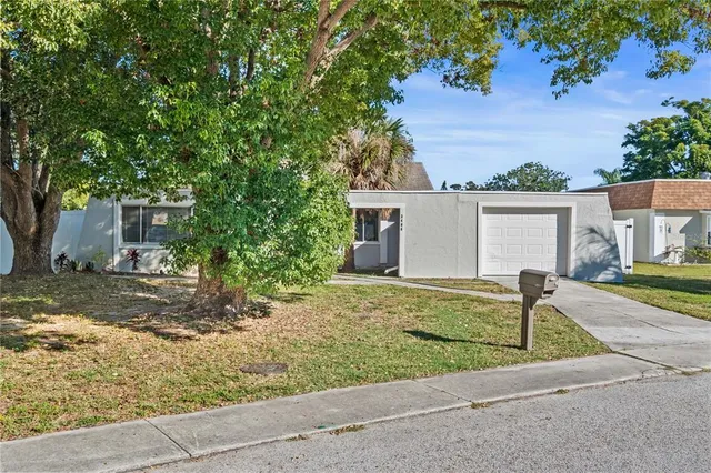 $1,895 | 3406 Overland Drive, Holiday, FL 34691