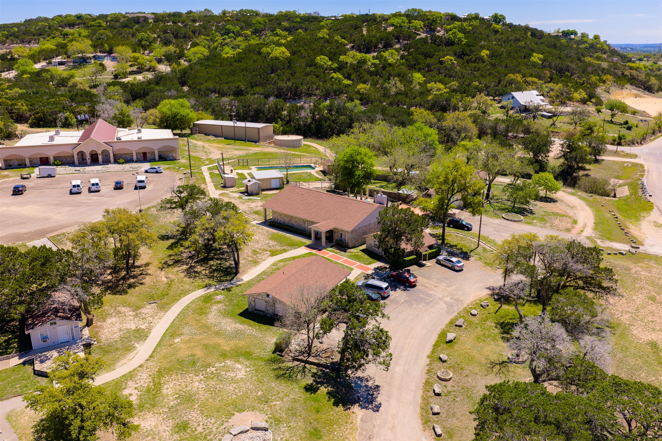1325 Harper Road Kerrville, TX 78028 - Photo 16 of 40 Gallery Image 16