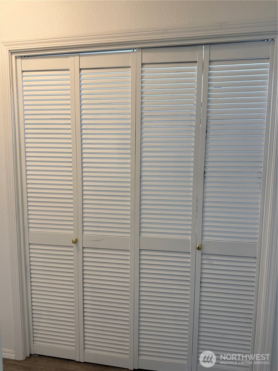 13208 Pacific Way Long Beach, WA 98631 - Photo 29 of 40 a view of a bathroom with a window