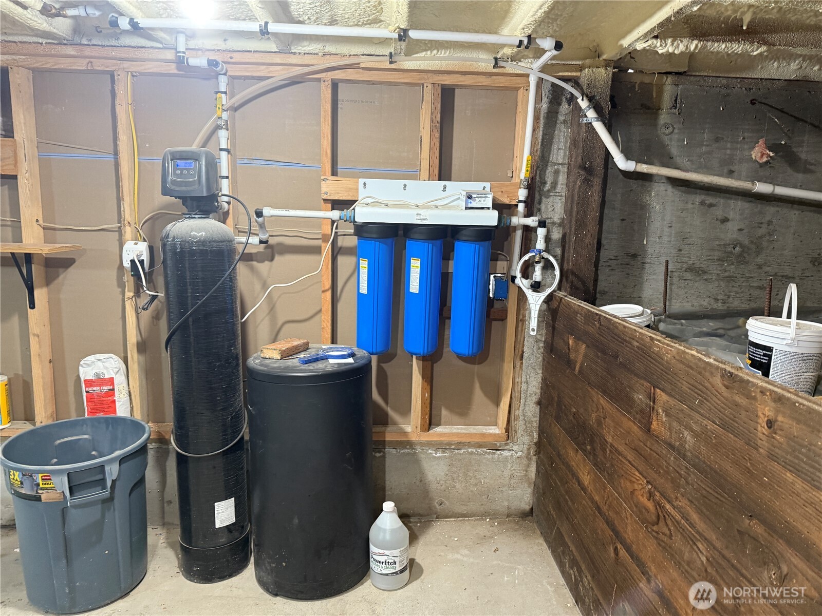 13208 Pacific Way Long Beach, WA 98631 - Photo 37 of 40 a bathroom with a sink a toilet and shower