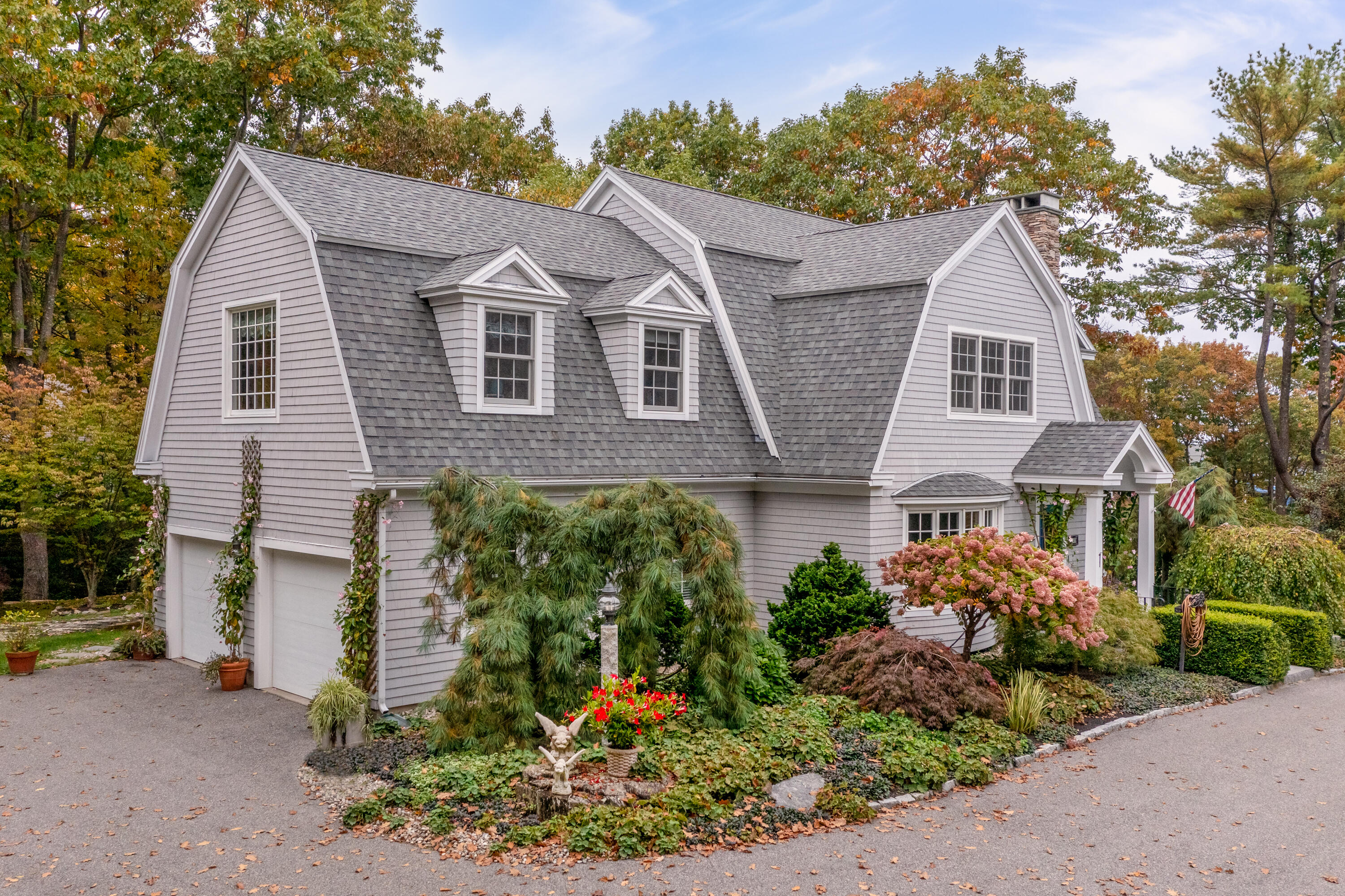 26 Circuit Road Cape Neddick, ME 03902 - Photo 1 of 20 Exterior Front