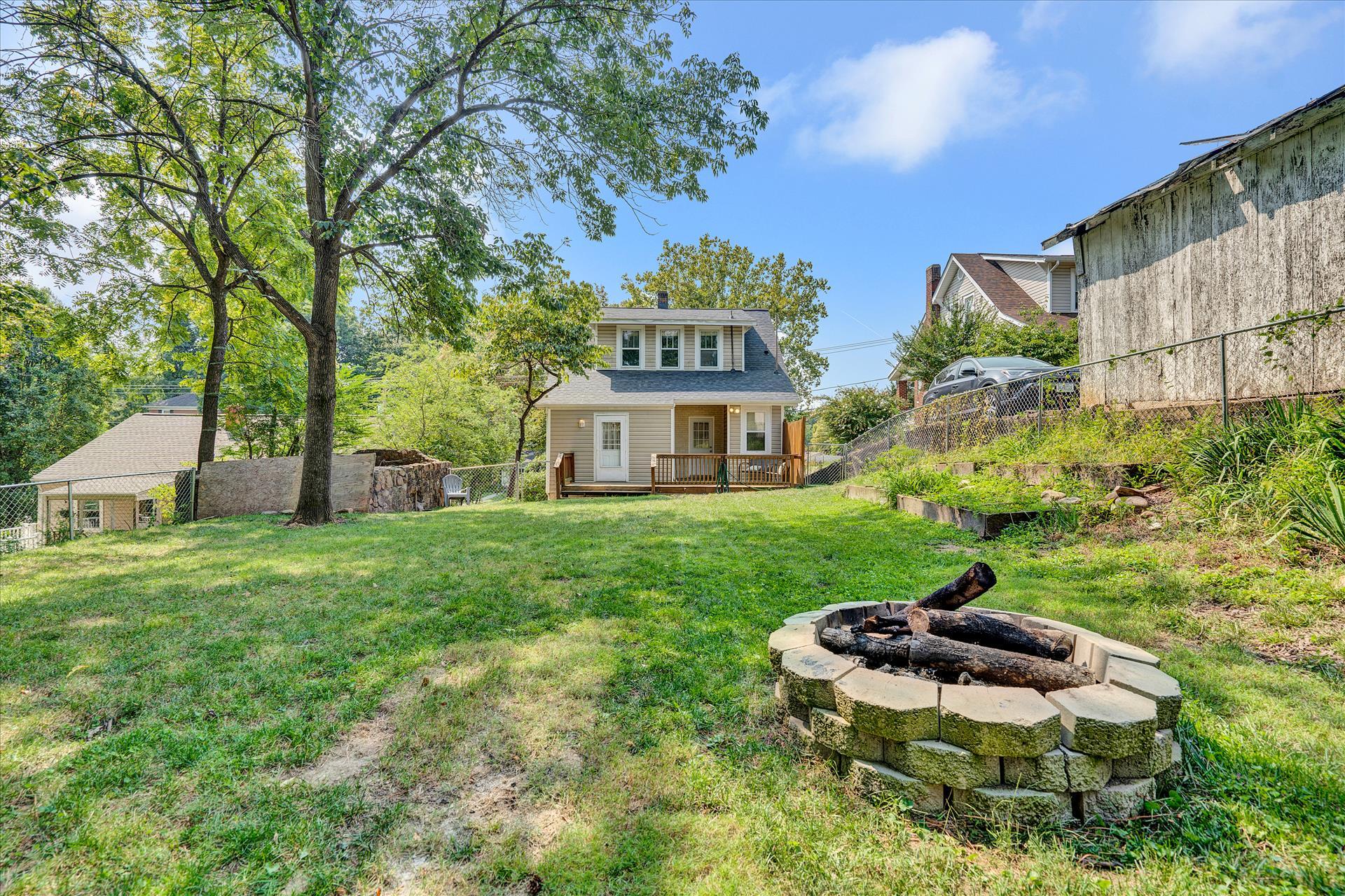 2620 Spring Road Southwest Roanoke, VA 24015 - Photo 28 of 32 DSC8534