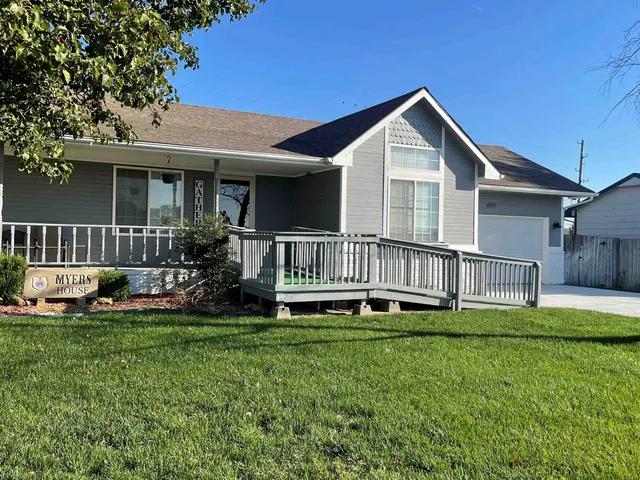 $310,000 | 400 East School Street, Rose Hill, KS 67133